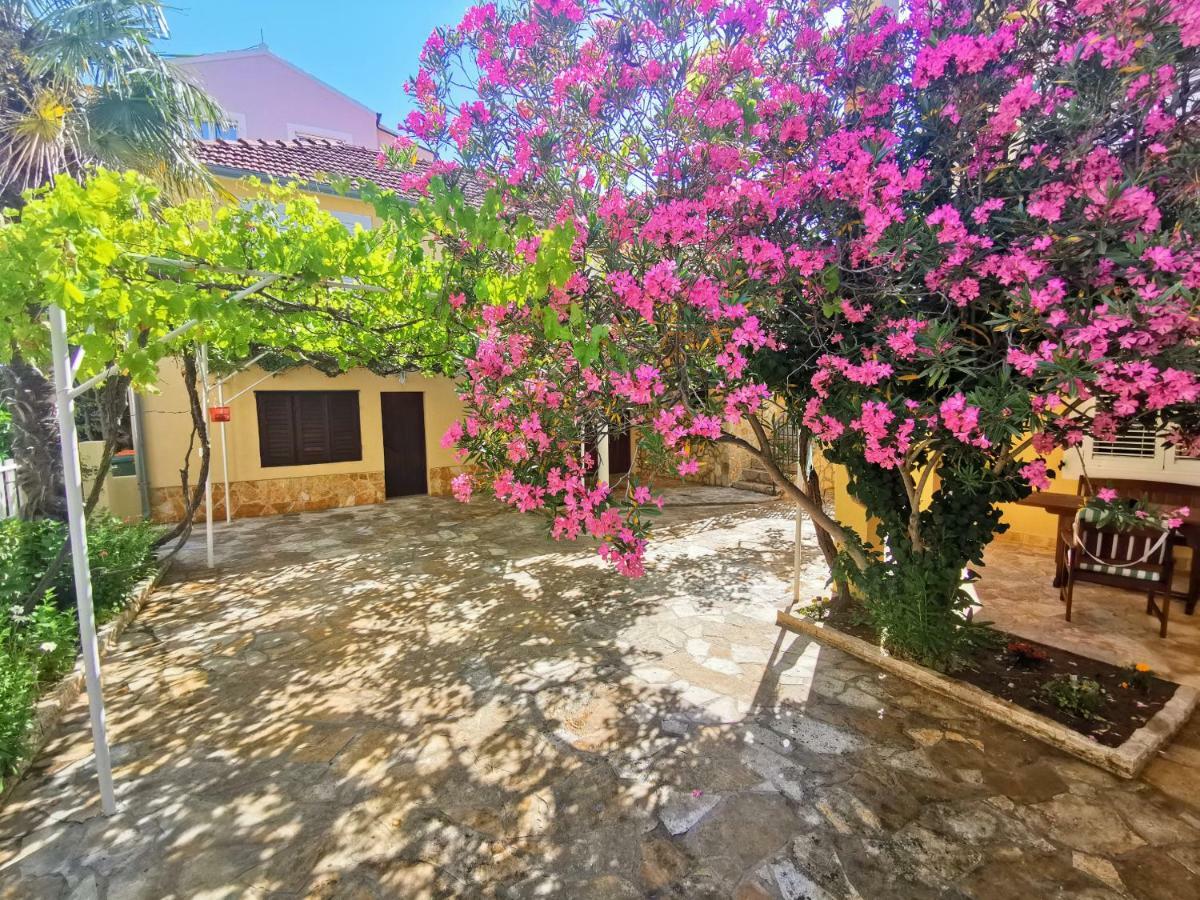 Green Garden Lägenhet Vodice Exteriör bild